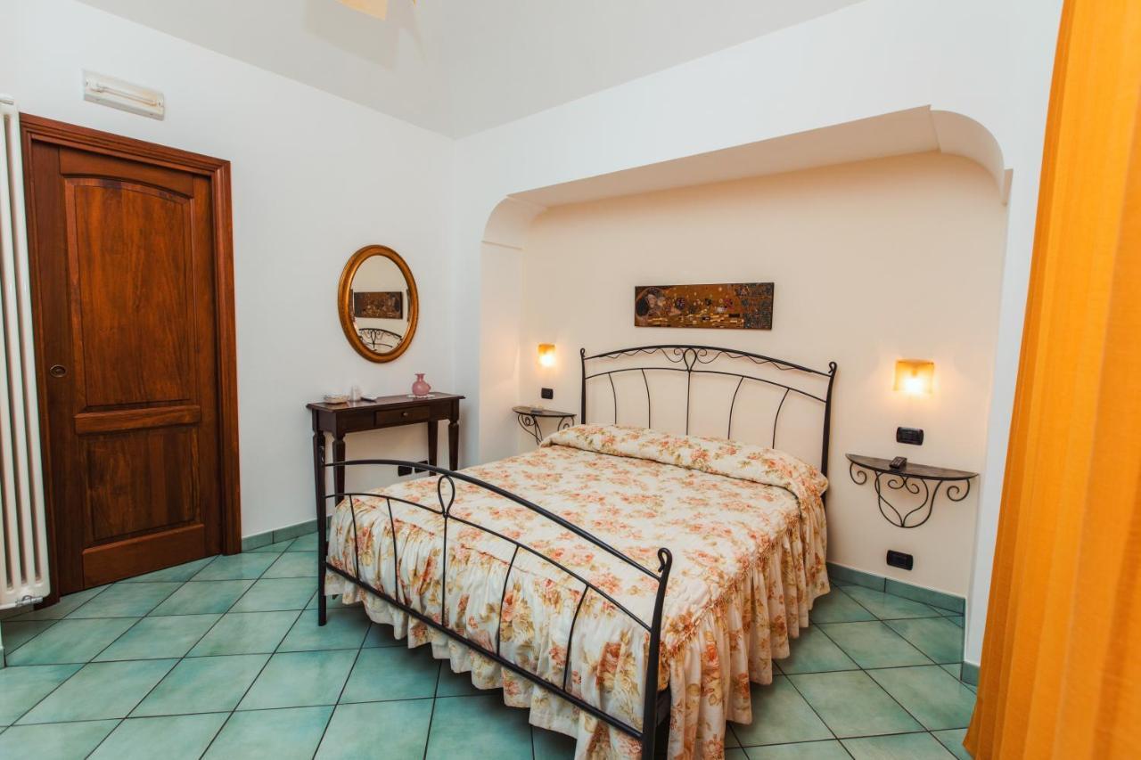 Roccia Fiorita Hotel Furore Exterior photo