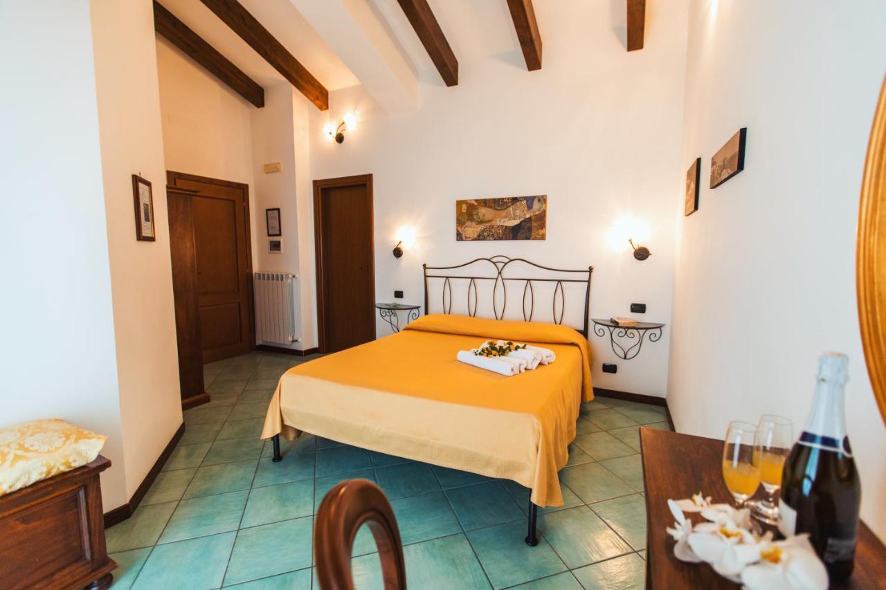Roccia Fiorita Hotel Furore Exterior photo